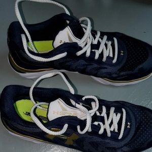 Men's Under Armour Tennis Shoes Size 8